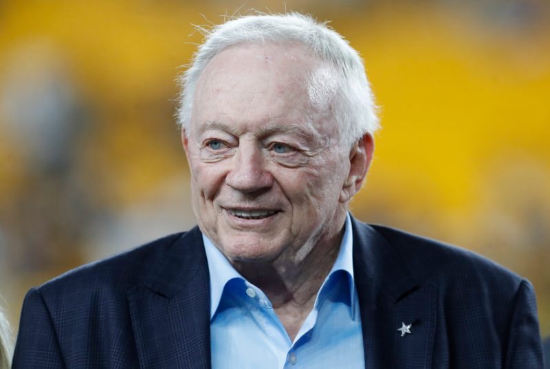 Opinion: Jerry Jones was wrong to pick fight with radio hosts