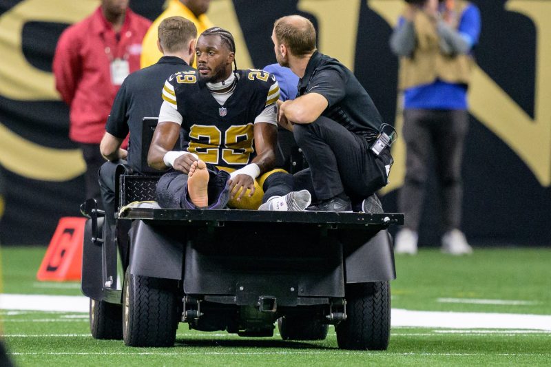 Saints CB carted off during TNF game after breaking femur