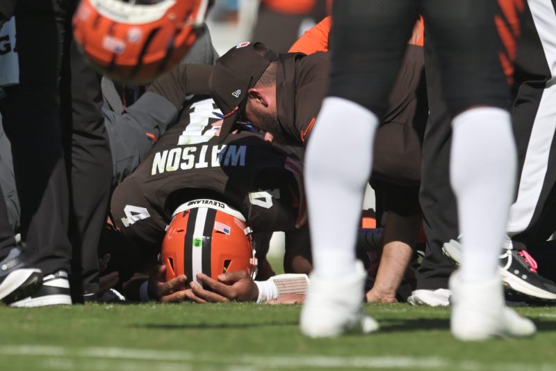 Browns QB Deshaun Watson suffers season-ending Achilles injury